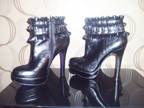 Love Label size 5 boots (5inch heels)